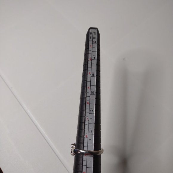 Pretty Silver Tone Ring With Purple Stones Size 8.75 - Picture 14 of 14